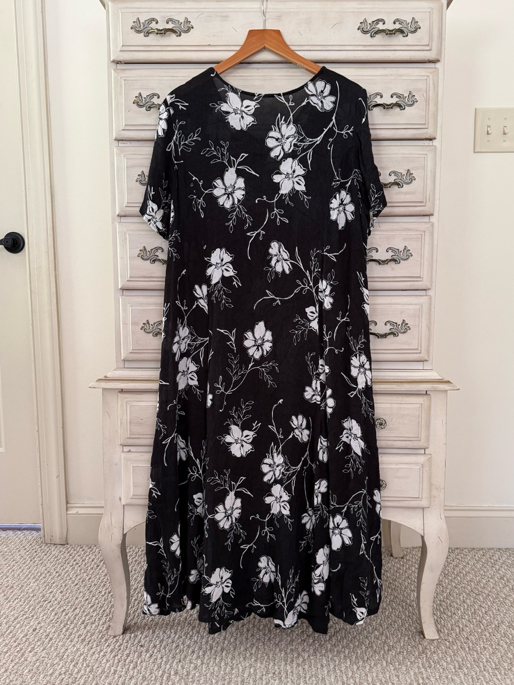 Black Floral Boho Dark Cottagecore Midi Dress - Picture 3 of 4